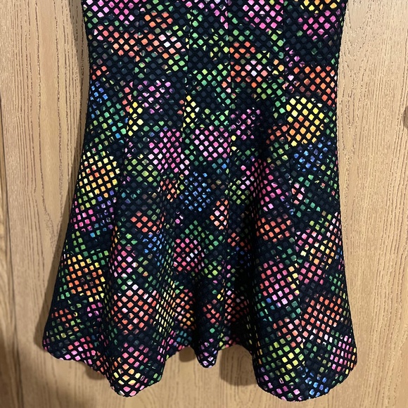 Trina Turk Black Multi Fit & Flare ‘Renita’ Floral Party/Cocktail Dress Sz-S - Picture 3 of 7